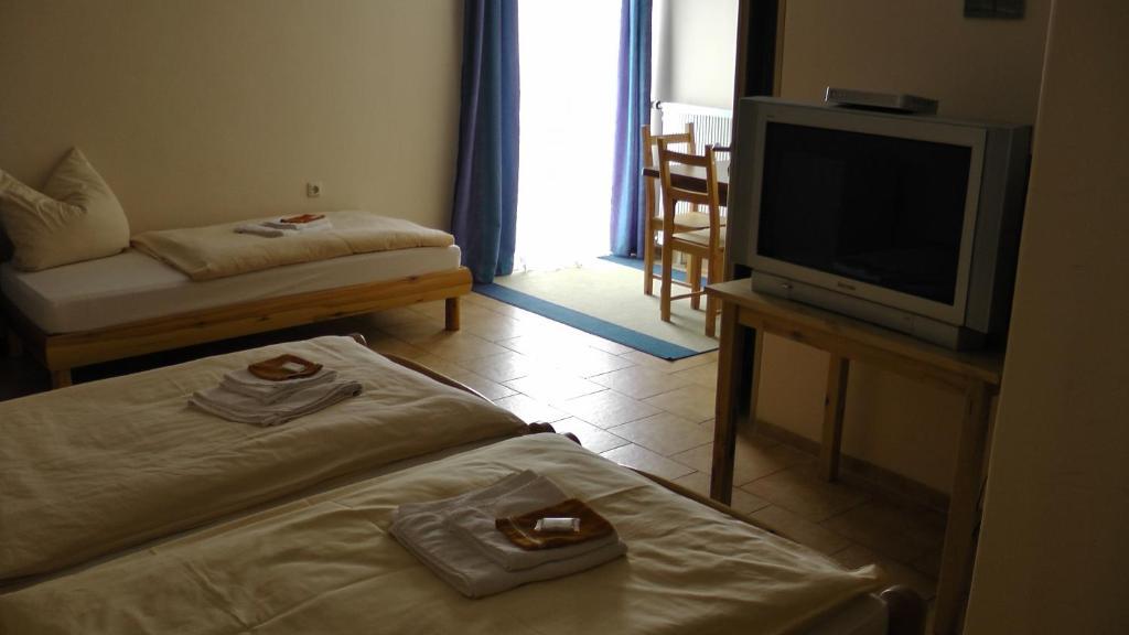 Assos Hotel Asbach-Bäumenheim Quarto foto
